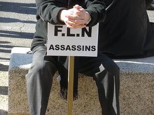 2012 03 10 NIMES MANIF CONTRE COLLOQUE DU FLN (175) PAR GM